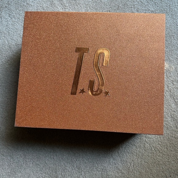 Taylor Swift Life of a Showgirl Boxed Set - Cardigan and CD, Size XS/S - Picture 4 of 7